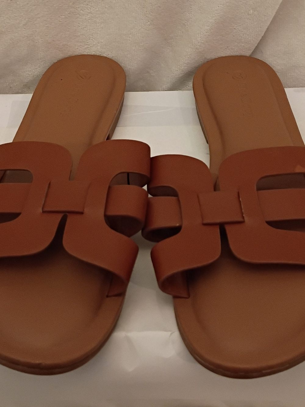 Women's Tan Slide Sandals with Interlocking Strap